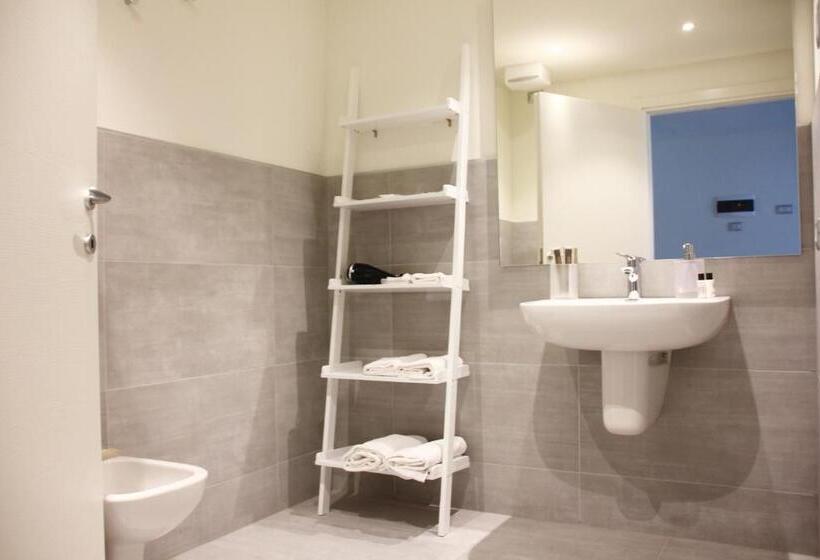 小型套房, Oliveto