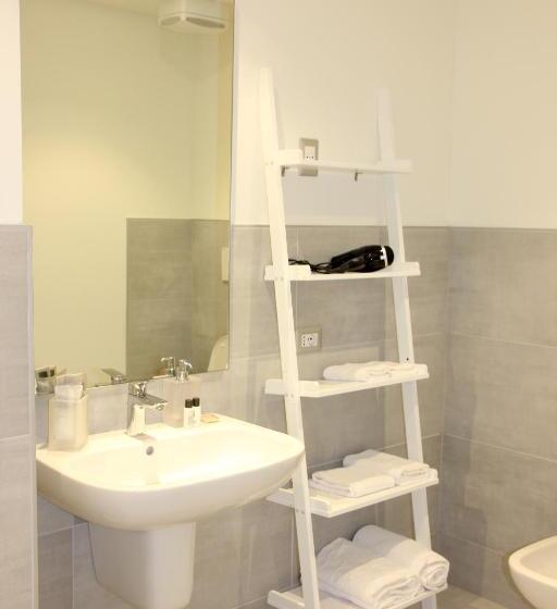 小型套房, Oliveto