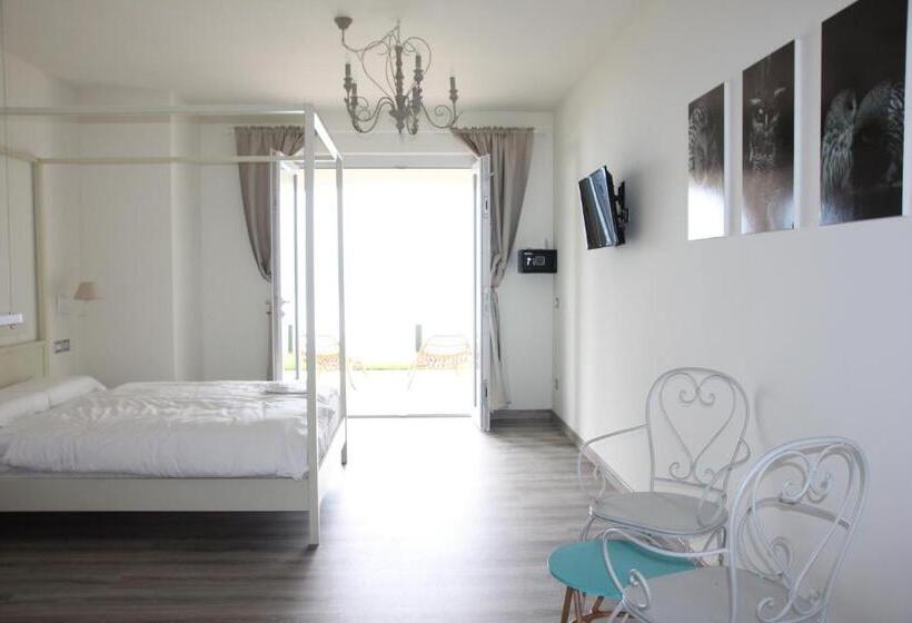 小型套房, Oliveto