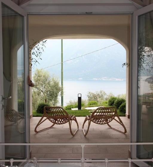 小型套房, Oliveto