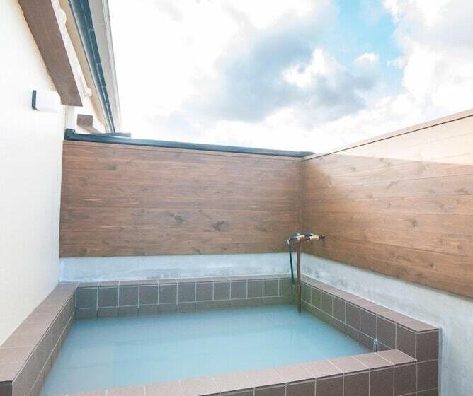 غرفة ديلوكس ثلاثية, Etavia Yufuinekimae