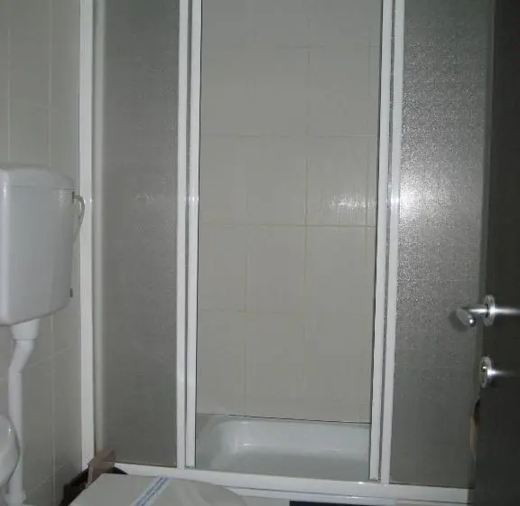 اتاق استاندارد یک نفره, Feniks Požarevac
