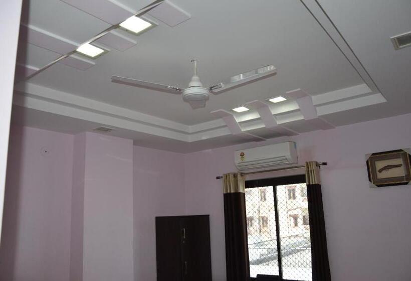 디럭스 룸, Galaxy Inn