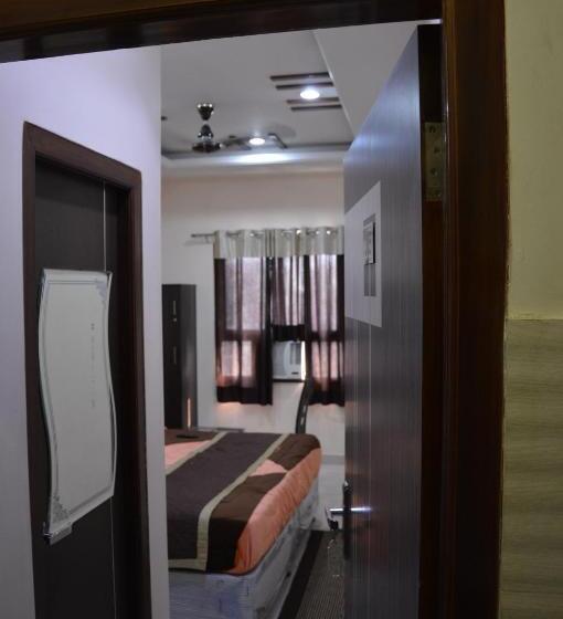 Номер Deluxe, Galaxy Inn
