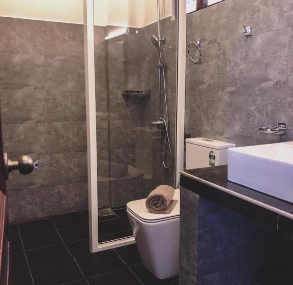 חדר סטנדרט, The Bay