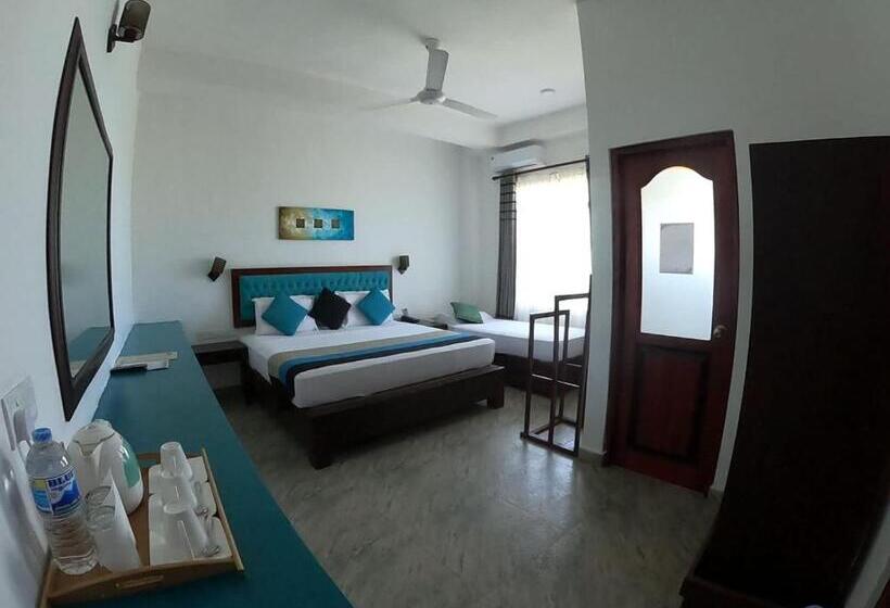 חדר דלוקס לשלושה עם נו לים, The Bay