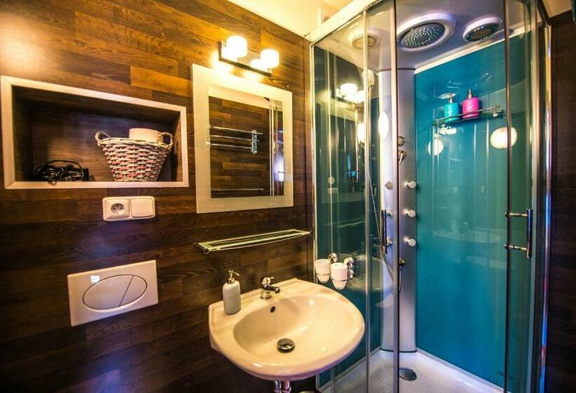 חדר סטנדרט עם מרפסת, Moroder Haus