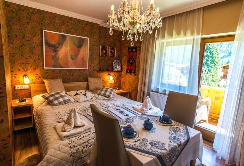 סטודיו סטנדרט עם מרפסת, Moroder Haus