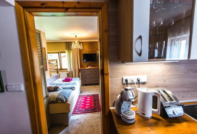 דירת שני חדרים עם מרפת, Moroder Haus