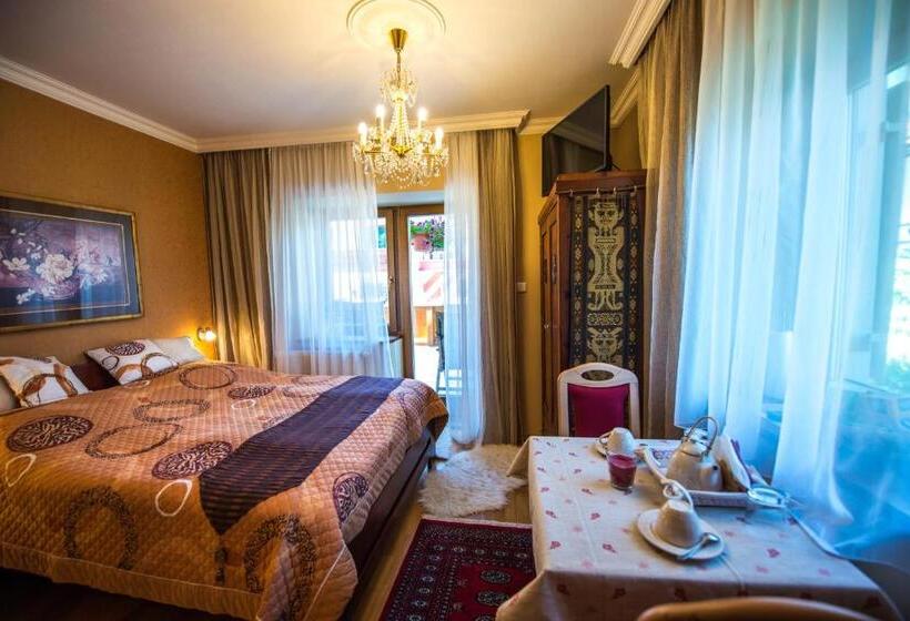 חדר סטנדרט עם מרפסת, Moroder Haus