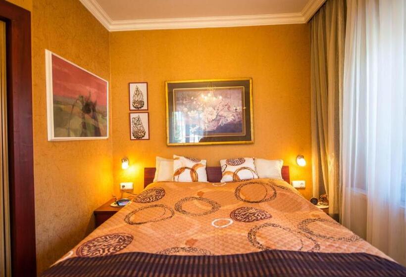 חדר סטנדרט עם מרפסת, Moroder Haus