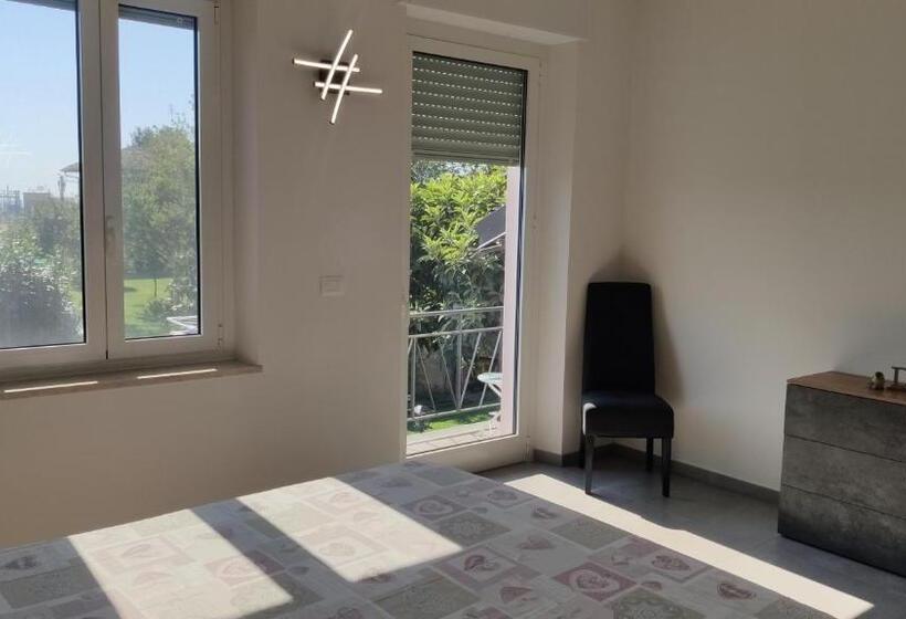 غرفة قياسية مزوَّدة بشُرفة, Villa Fiorita