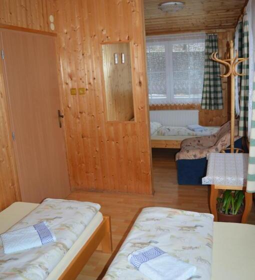 Трехместный Номер Стандарт Совместная Ванная, Pension čertice