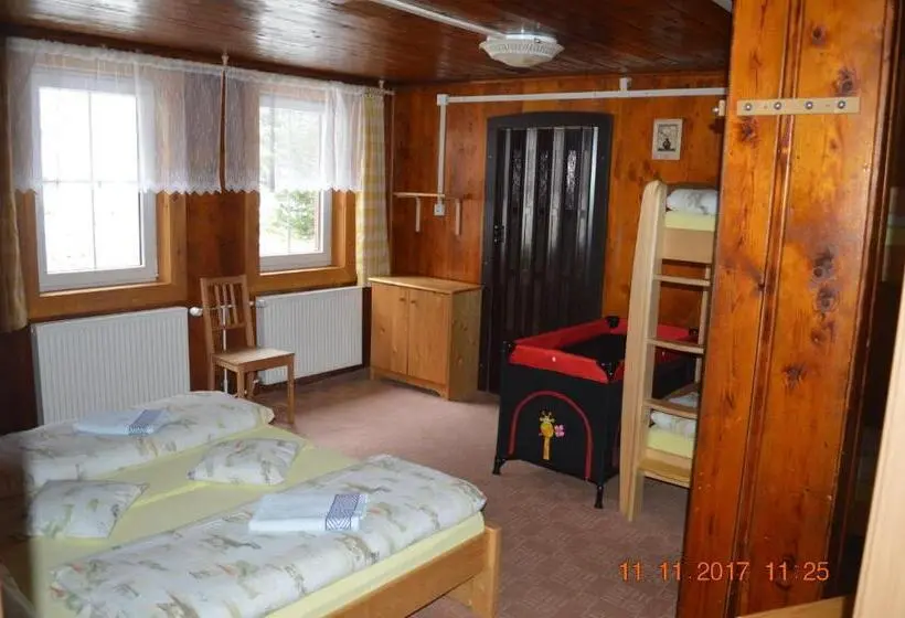 浴室共有スタンダード４人用ルーム, Pension čertice