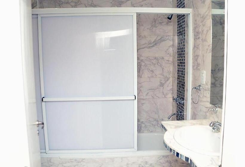 コンフォートトリプルルーム, Frasi S