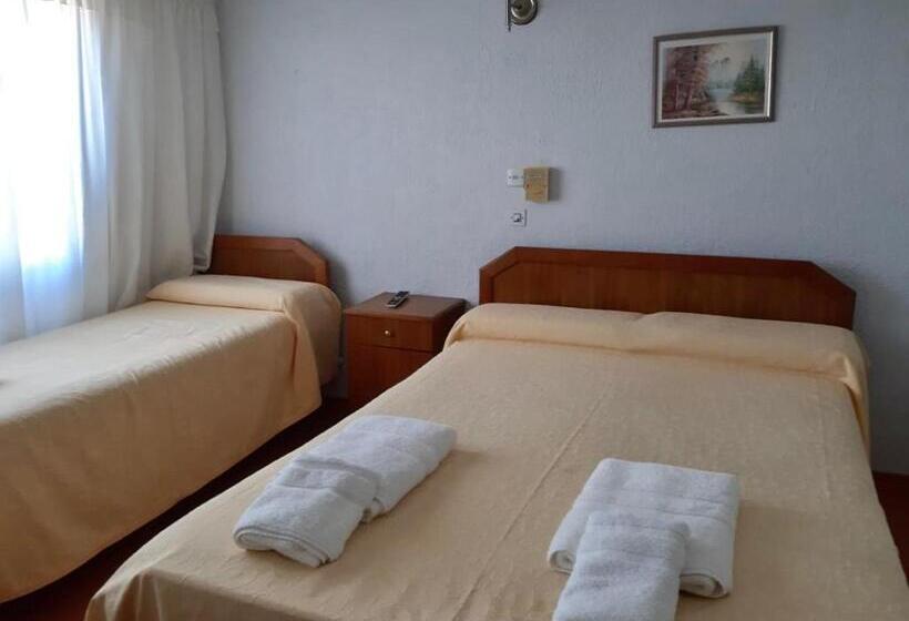 スタンダードトリプルルーム, Frasi S