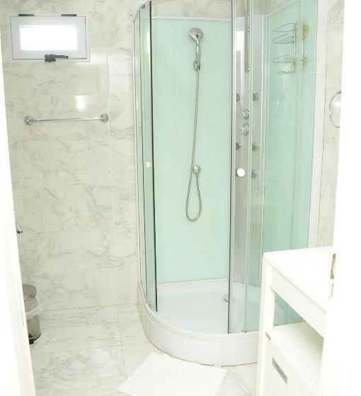 スーペリアトリプルルーム, Frasi S