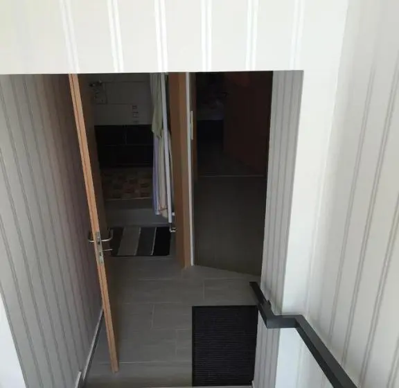 آپارتمان 2 خوابه, Varkerulet Apartman
