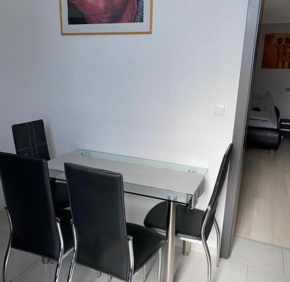 آپارتمان 1 خوابه, Varkerulet Apartman