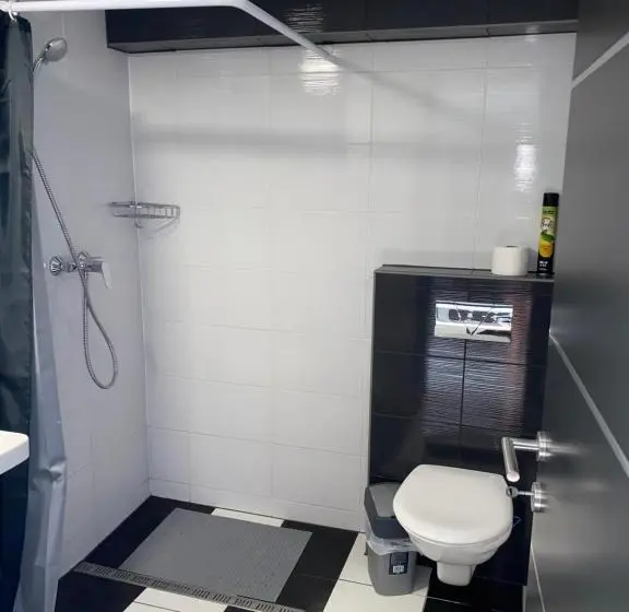 آپارتمان 1 خوابه, Varkerulet Apartman