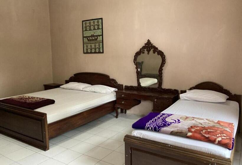 Семейный Номер, Garuda Syariah Near Alun Alun Banjarnegara