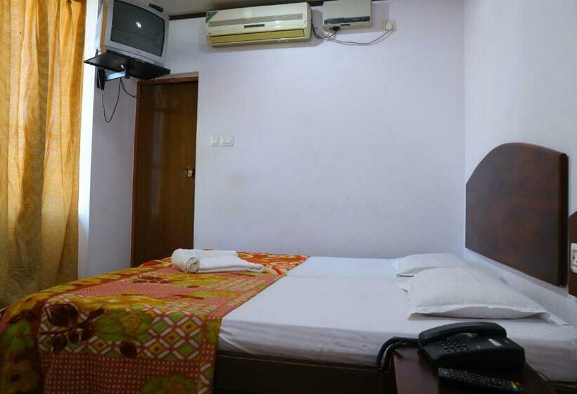 Номер Стандарт, Ramanilayam Tourist Home