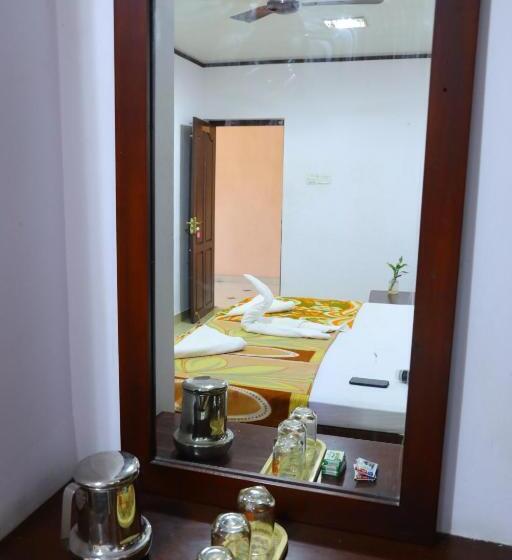 Family Suite, Ramanilayam Tourist Home