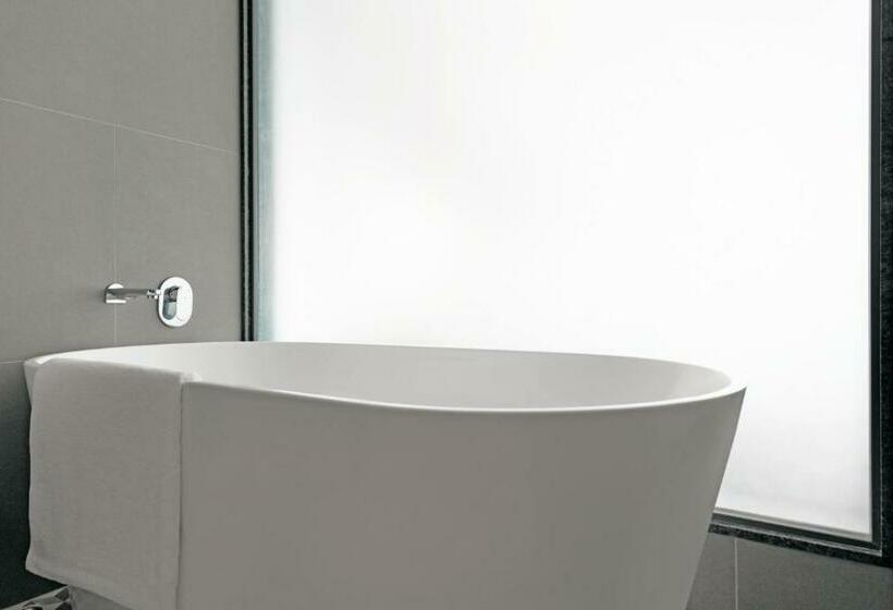 חדר סטנדרט נוף לגינה, The Crescent