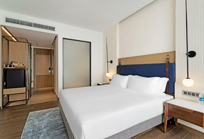 חדר סטנדרט, The Crescent