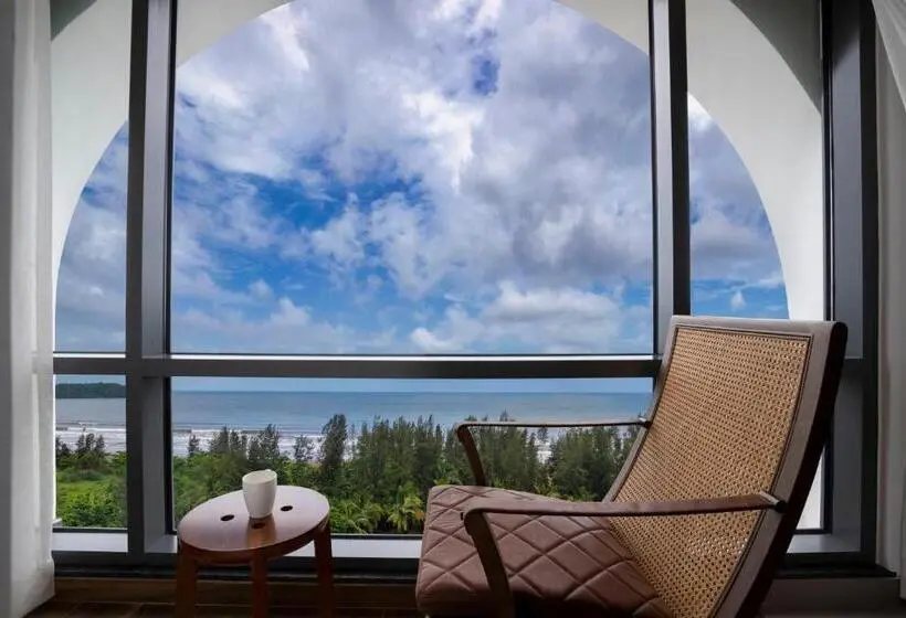 Deluxe Room Sea View, The Crescent