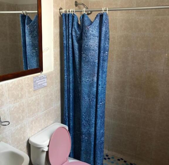 Standardzimmer Bad am Gang, Hostal Casa Franciscana