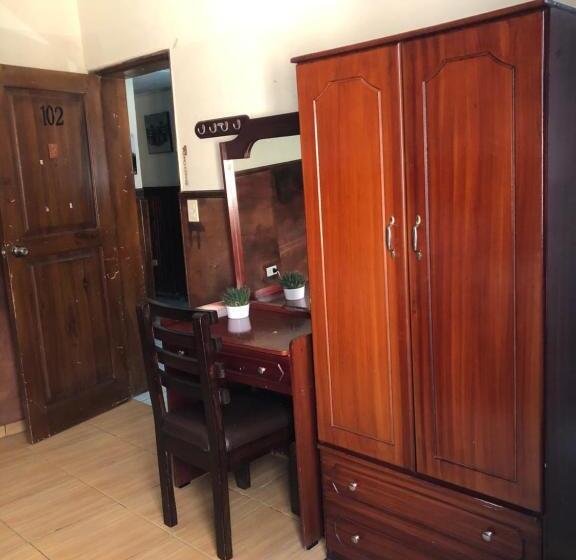 Standardzimmer Bad am Gang, Hostal Casa Franciscana