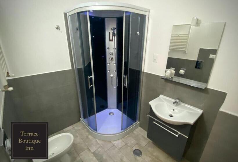 اتاق لوکس سه تخته, Terrace Boutique Inn