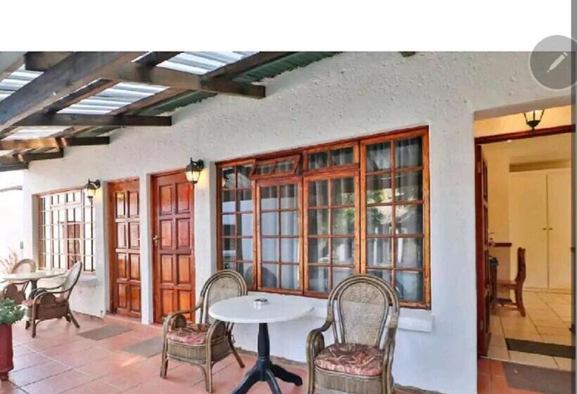 Casa 2 Quartos, The Link Guest Lodge