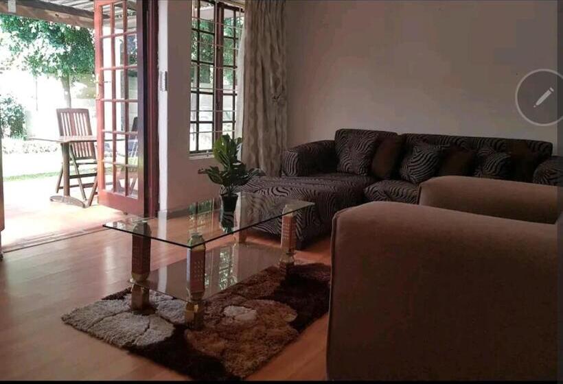 Casa 2 Quartos, The Link Guest Lodge
