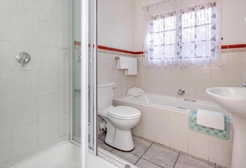 Семейный Номер, The Link Guest Lodge