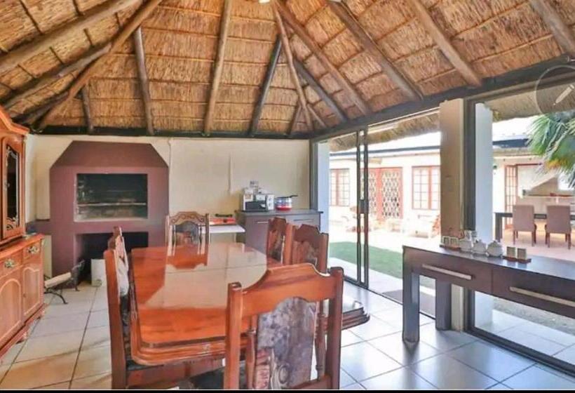 Casa 2 Quartos, The Link Guest Lodge