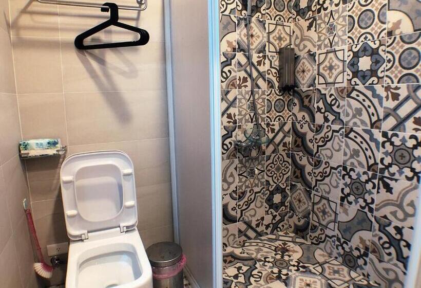 اتاق استاندارد چهارنفره با بالکن, Xingqing Seaview Homestay