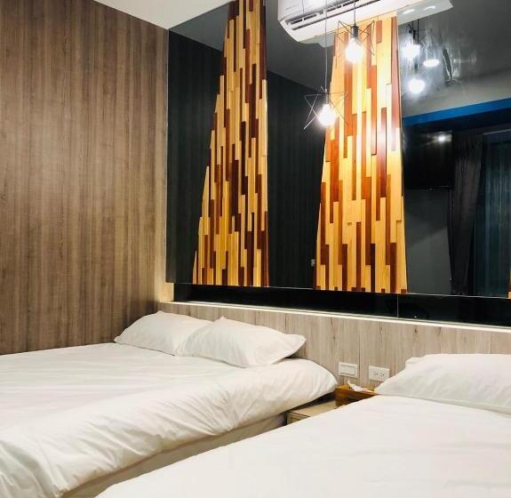 اتاق استاندارد چهارنفره با بالکن, Xingqing Seaview Homestay