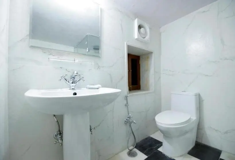 デラックスルーム, Rajmahal Palace By Kanota Hotels Near Bisalpur Dam