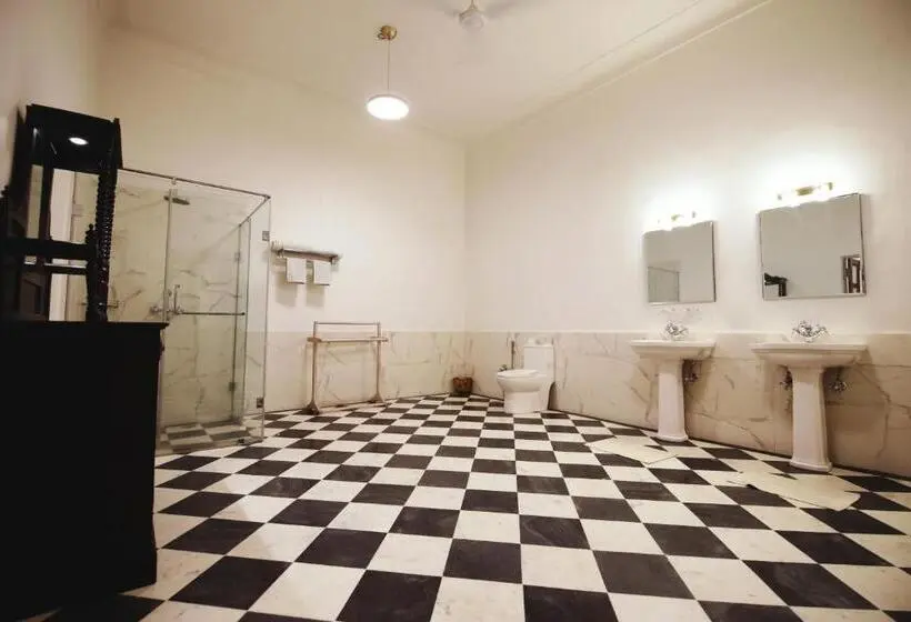デラックスルーム, Rajmahal Palace By Kanota Hotels Near Bisalpur Dam