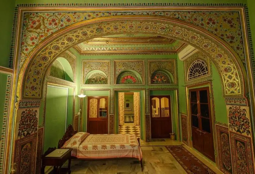 デラックスルーム, Rajmahal Palace By Kanota Hotels Near Bisalpur Dam