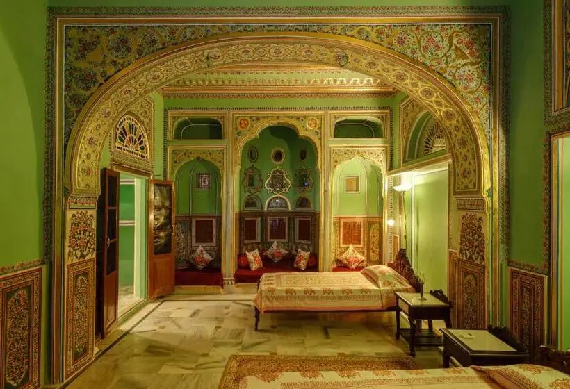 デラックスルーム, Rajmahal Palace By Kanota Hotels Near Bisalpur Dam