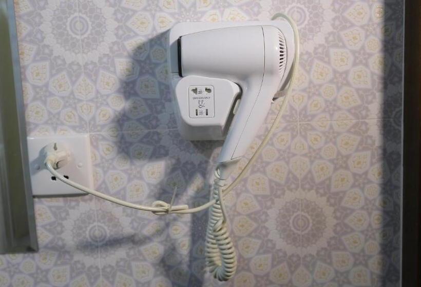Comfort Kolmen Hengen Huone, Samarkand сity Guest House