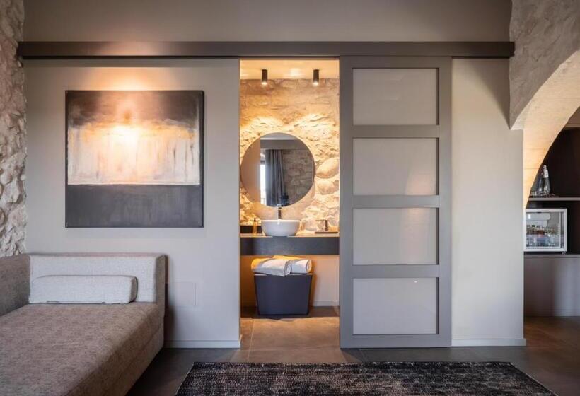 デラックストリプルルーム, Pietra D'acqua Resort & Spa By Geocharme