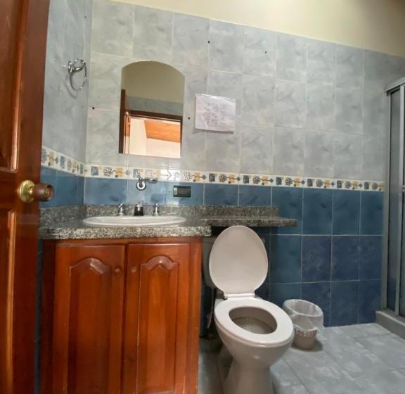 标准间, Policarpa