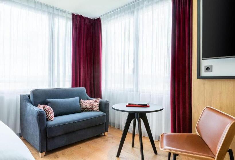 Семейный Номер, Renaissance Bordeaux