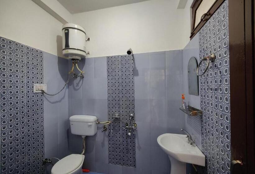 اتاق اکونومی, Breathe Inn