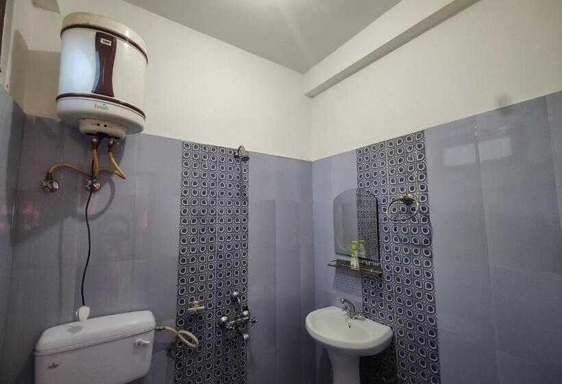 اتاق اکونومی, Breathe Inn