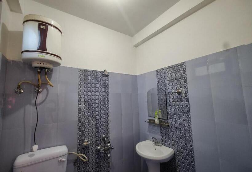 اتاق اکونومی, Breathe Inn